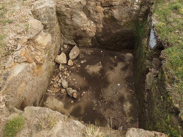 Posible cisterna al interior del castillo de Niebla