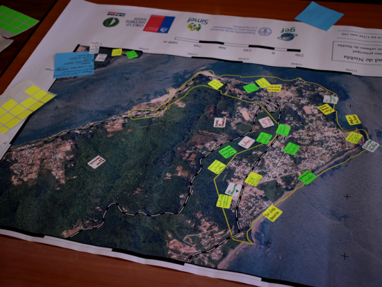 Taller de monitoreo de la biodiversidad en la costa valdiviana